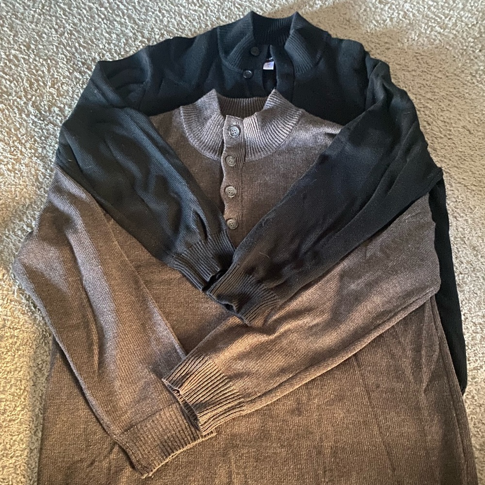 Men’s knit sweater